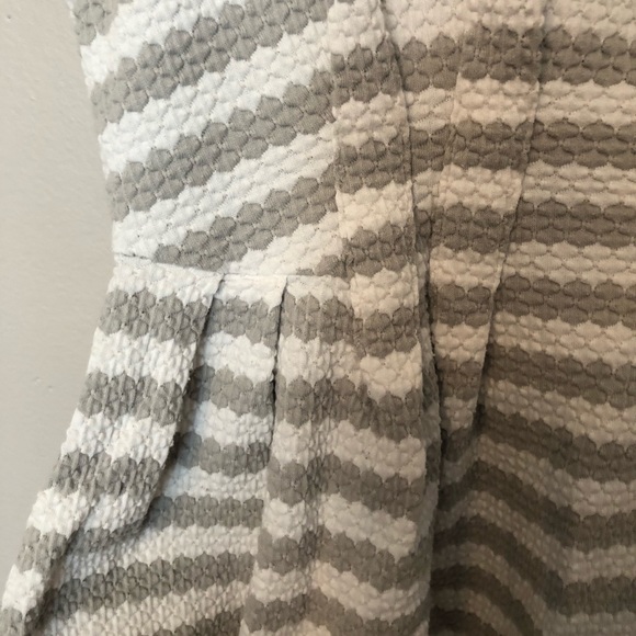 Sleeveless Anthropologie Peplum Top Sz L - Picture 2 of 4